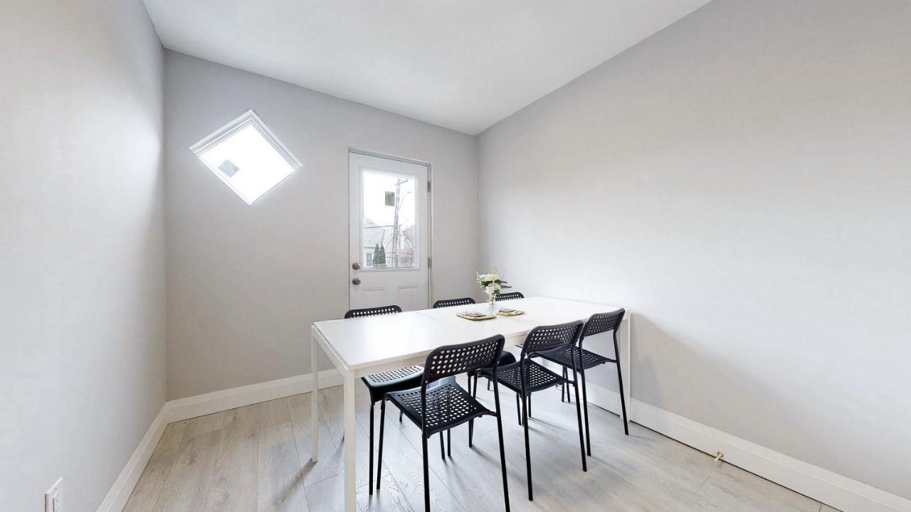 Three Bedroom In Гамильтон Экстерьер фото